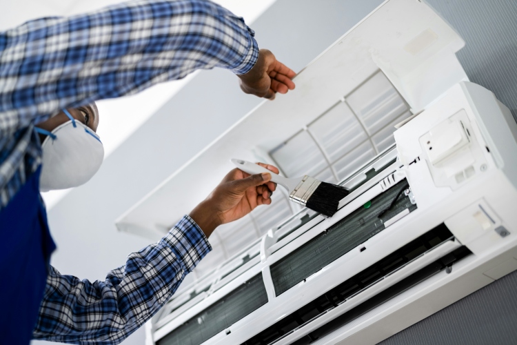 Cleaning air conditioner unit